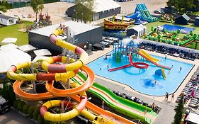 Holiday Golden Resort & Spa